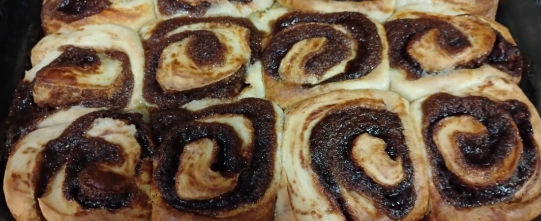 Homemade vs. Store-Bought Cinnamon Rolls: Are they Worth Making from Scratch?